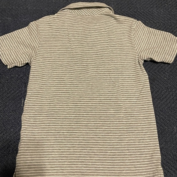 Vineyard Vines Grey and White Striped Polo for boys - Picture 4 of 5